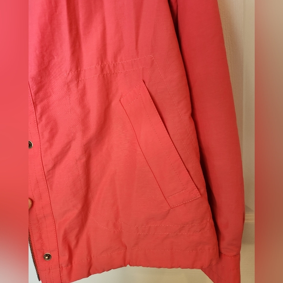 JONES NEW YORK Size Medium rain jacket with hood. - Picture 6 of 12